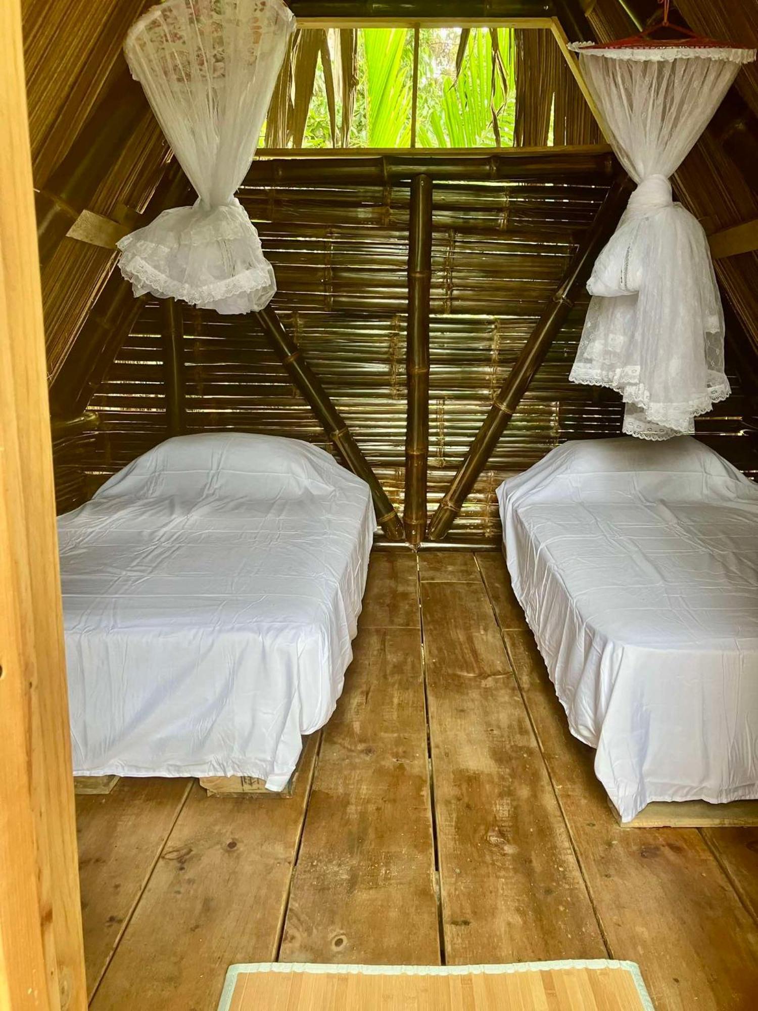 Coco Bamboo Camp * Livingston